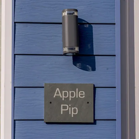Apple Pip Reighton